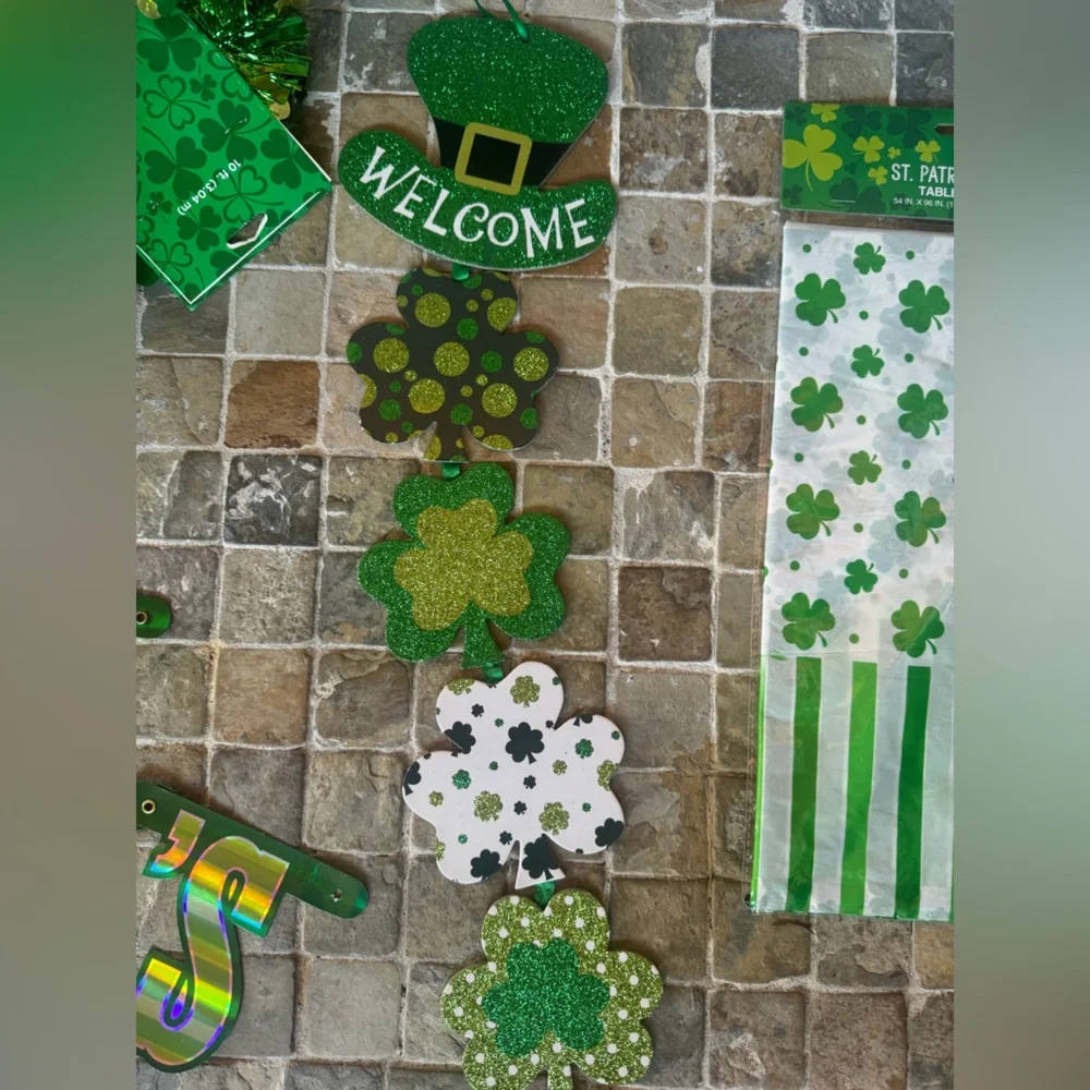 St. Patrick's Day Party Decoration Set - Green and Gold